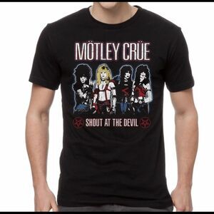 Motley Crew Shout At The Devil Graphic Tee Shirt Medium